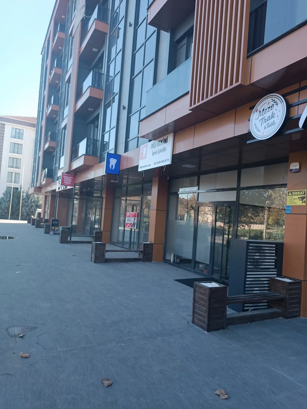 Dt.İpek Şahin Ağız ve Diş Sağlığı Muayenehanesi logo