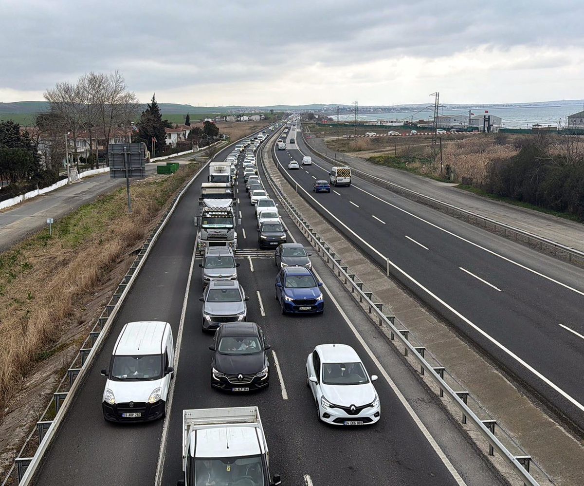 İstanbul-Tekirdağ kara yolunda bayram tatili yoğunluğu