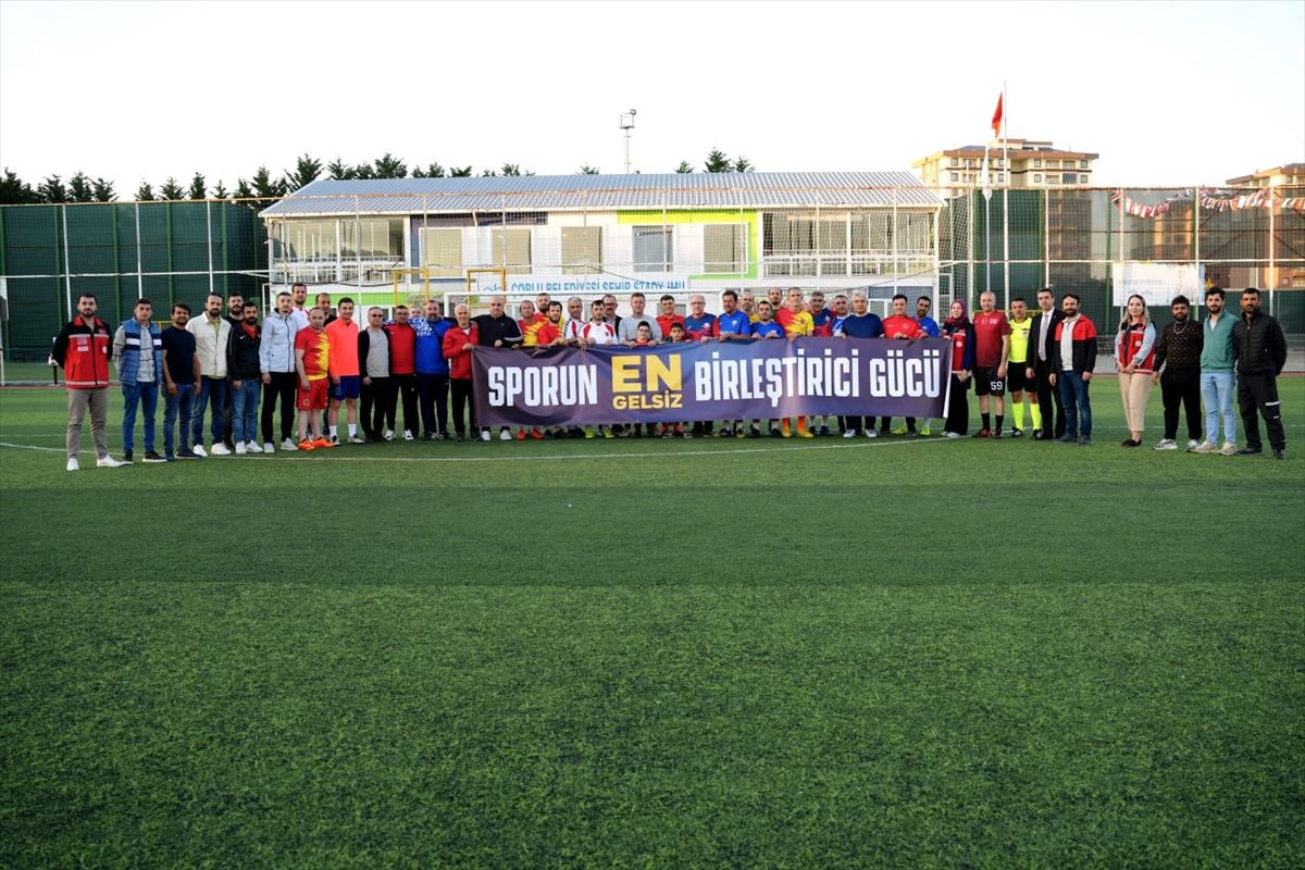Tekirdağ'da işitme engelli sporcular ile protokol üyeleri maç yaptı