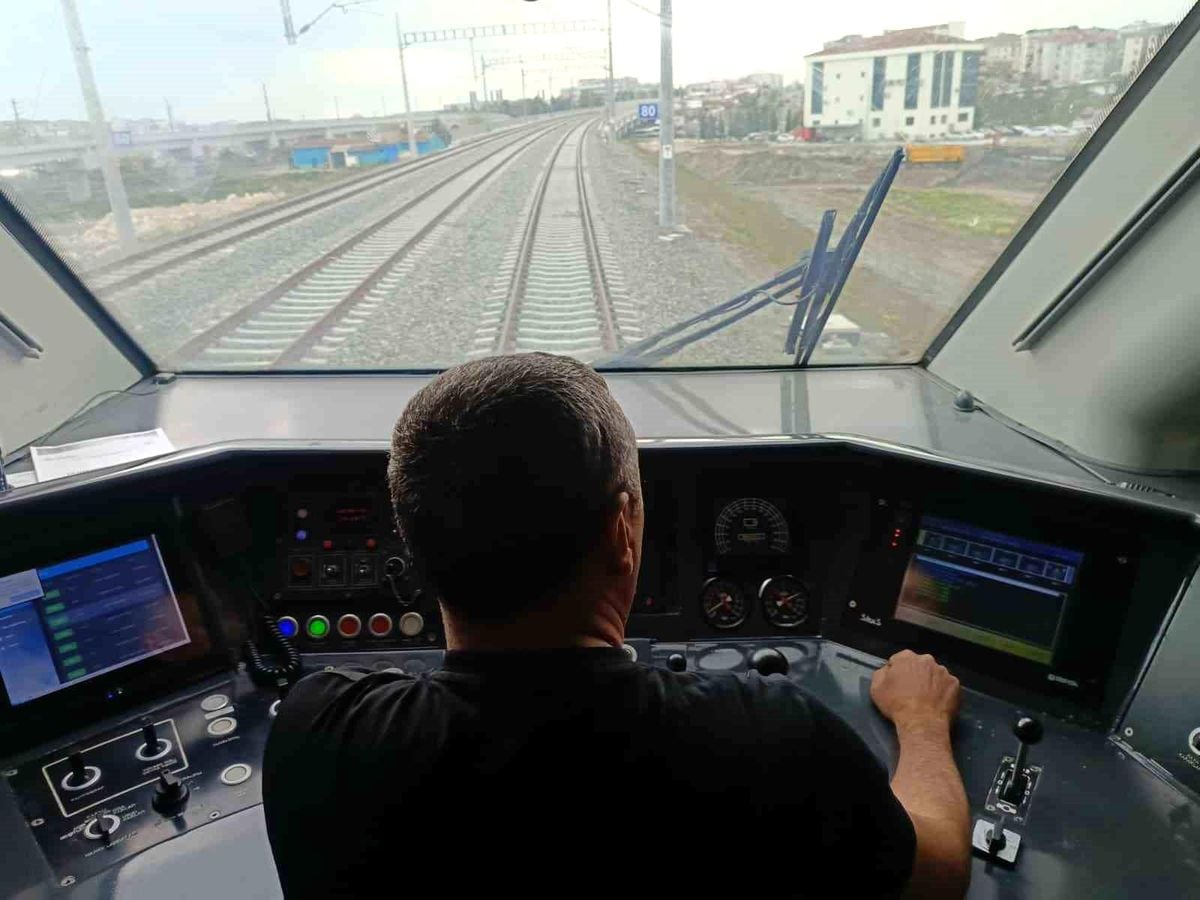 Edirne İstanbul'a komşu oluyor, Vali Sezer test sürüşüne katıldı