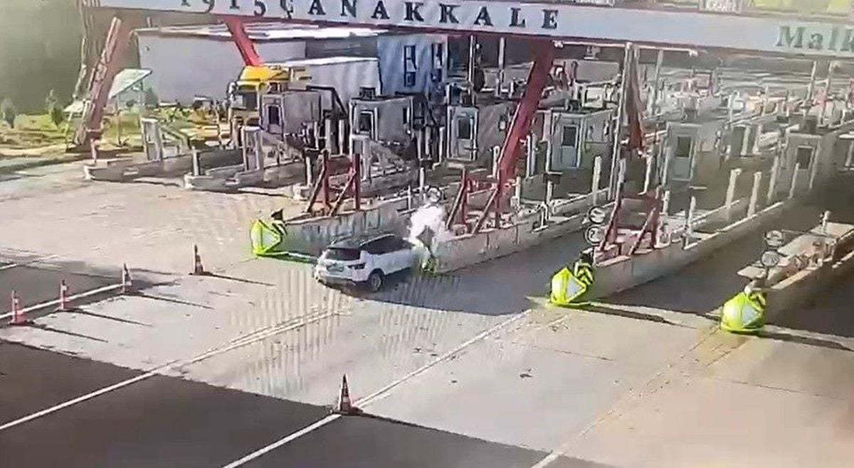 Malkara'da Çanakkale otoyolu gişelerinde otomobil bariyere çarptı: 1 ölü, 1 yaralı