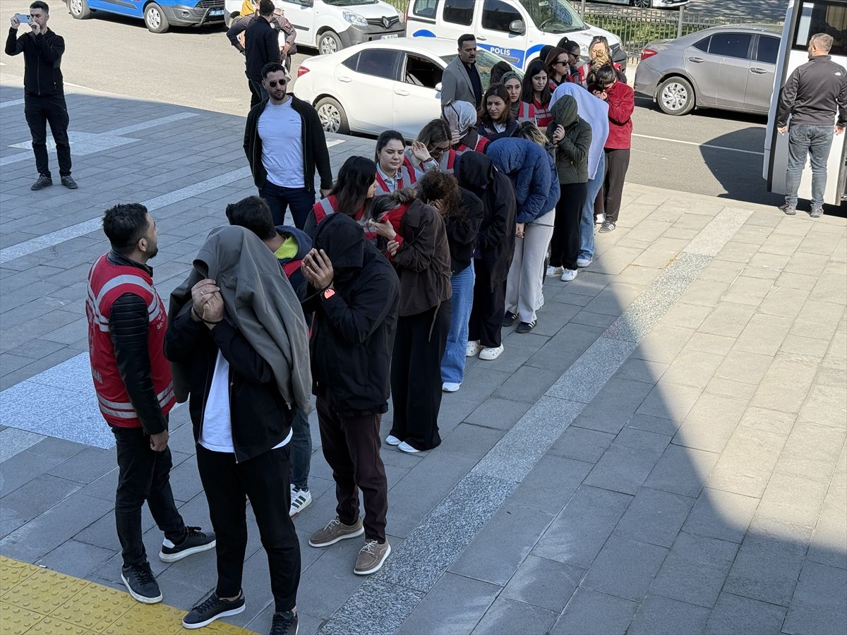 Tekirdağ merkezli dolandırıcılık operasyonunda yakalanan 12 şüpheli tutuklandı
