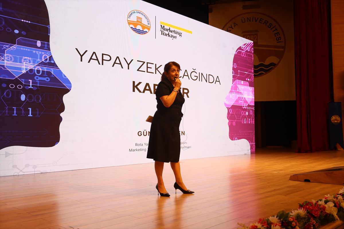 Trakya Üniversitesi'nde Dijital Pazarlama Zirvesi: Yeni Ekosistem Hayata Yön Veriyor