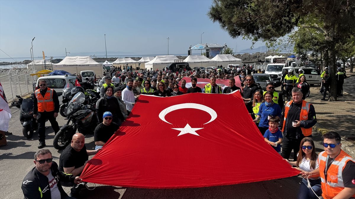 Tekirdağ'da motosiklet tutkunları, Anneler Günü ve Kakava Şenliği dolayısıyla tur düzenledi