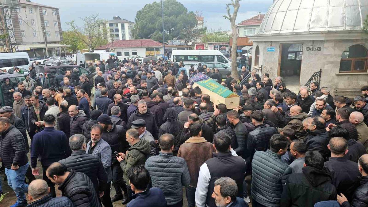 Bandırma'daki otobüs kazasında ölen Elif Kel son yolculuğuna uğurlandı
