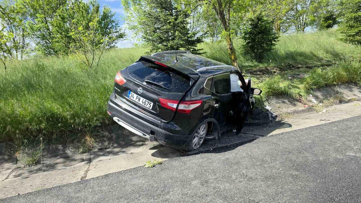 Otoyolda dolu yağışı kazaları beraberinde getirdi: 2 yaralı