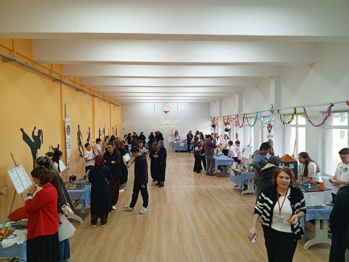Tekirdağ'da öğrenciler fuarda projelerini sergiledi