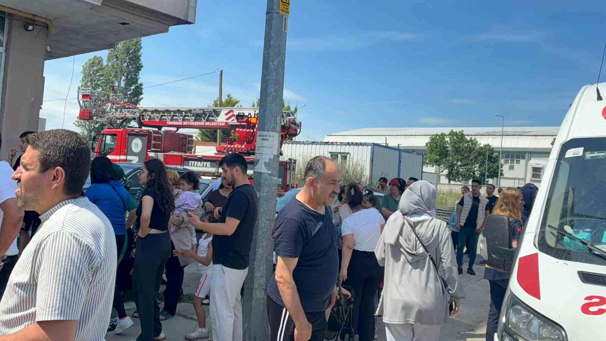 Çerkezköy'de apartman yangını paniğe neden oldu