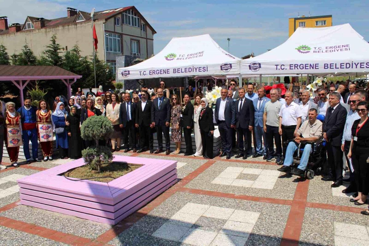 Ergene'de "Sanata dokunan hayatlar" sergisi açıldı