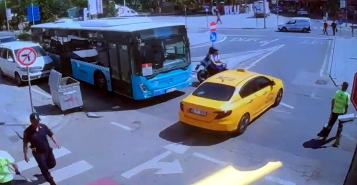 Çorlu'da Taksi ile Motosiklet Çarpıştı: Yara Almadan Atlattılar