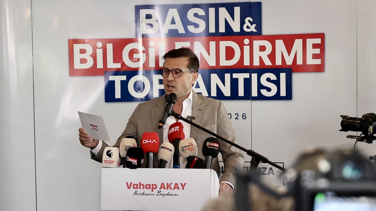 Çerkezköy Belediye Başkanı Vahap Akay CHP’den istifa etti