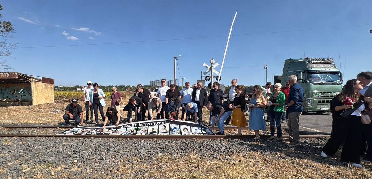 Çorlu'daki tren kazasında ölen 25 kişi için anma töreni düzenlendi