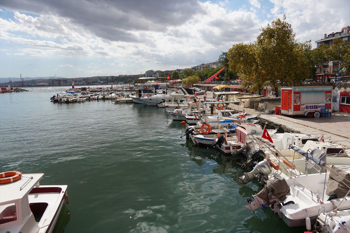 Tekirdağ'da poyraz deniz ulaşımını olumsuz etkiledi